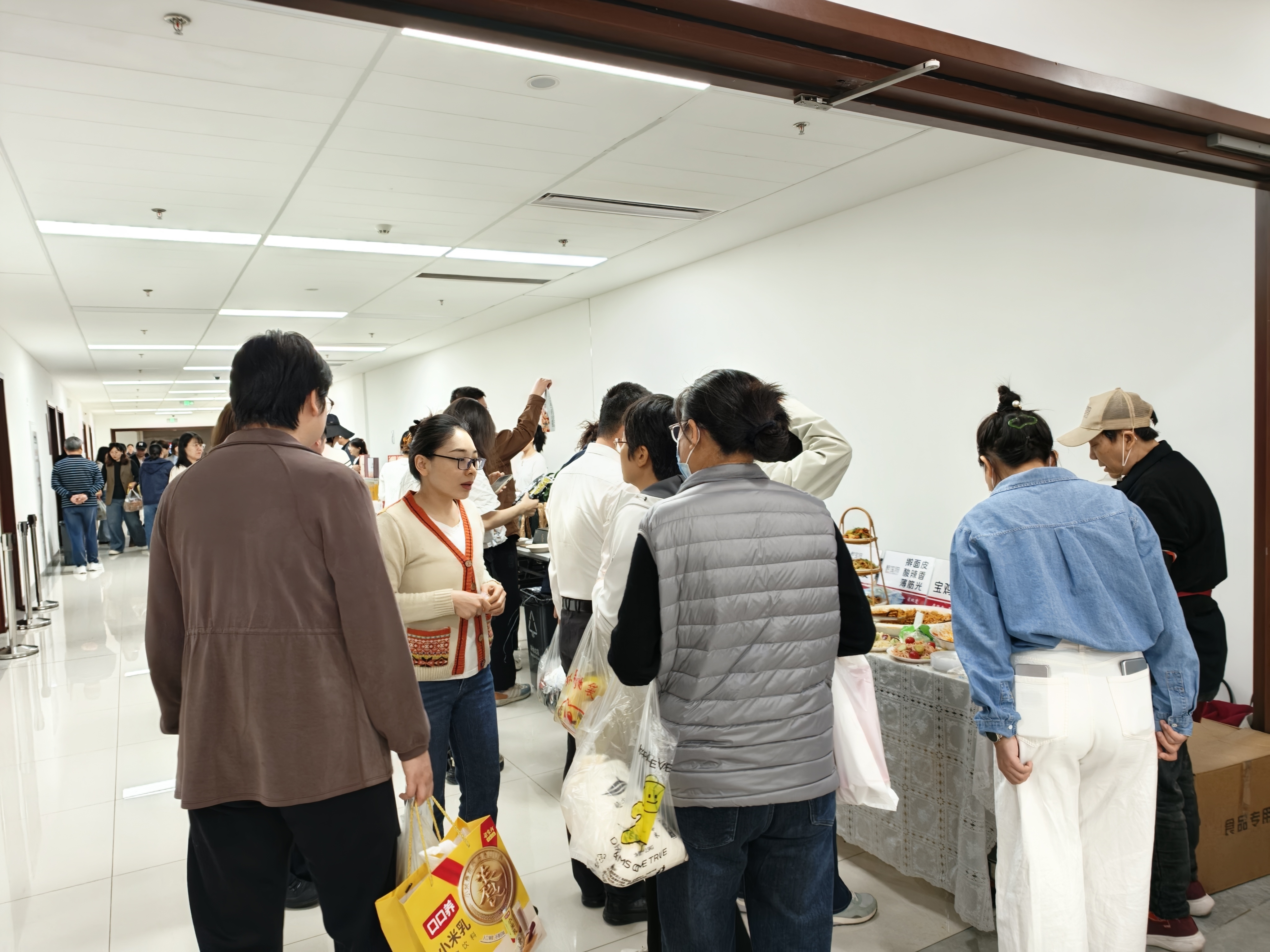 宝鸡美食进北京机关.jpg